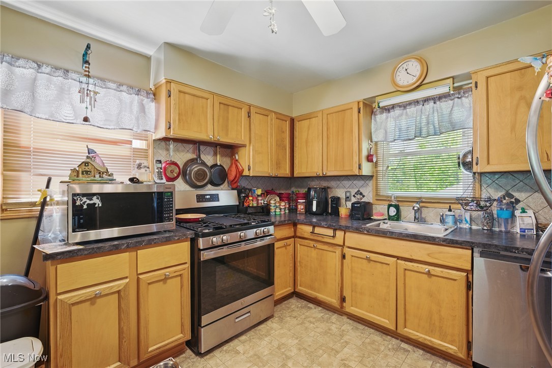 12824 Fruitside Road, Garfield Heights, Ohio image 12