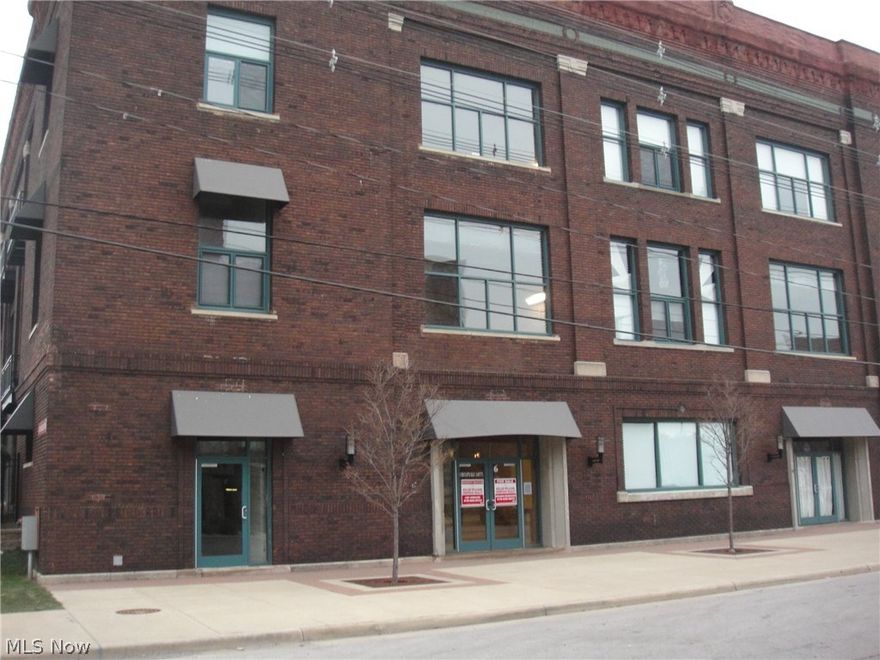 Join the resurgence of downtown Sandusky at the Chesapeake Lofts on Sandusky Bay! Here you will enjoy being in the heart of downtown Sandusky's entertainment district just minutes from fine dining, one of a kind shopping, theater events, and outdoor concerts. The Lake Erie islands and Cedar Point are only a quick boat ride away. This second floor unit features 2 bedroom and 2 bathroom with 20+ foot ceilings for the WOW factor you are looking for. Be prepared to entertain! When you buy it; friends will come. Also for your enjoyment and peace of mind are central air, fitness center, in-ground pool w/hot tub and building security. Come and enjoy living the vacation 365 lifestyle! Beautiful sunset and marina views. Dockage available.