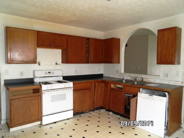 Golden Estate - Residential