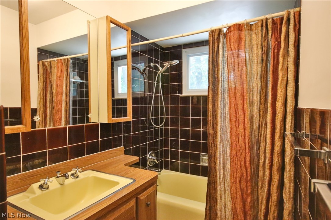 Akron Homes Sub - Residential