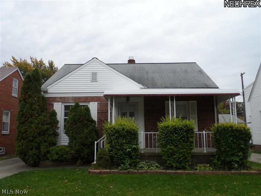 Super cute single family house in Euclid. Easy commute to downtown Cleveland. Large eat-in kitchen and finished basement. This home features neutral colors and covered front porch. No Sec8!