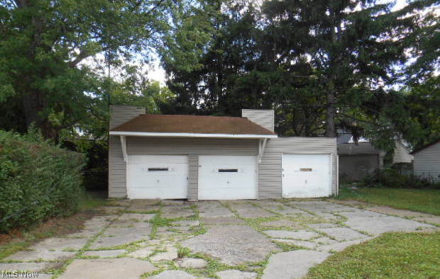 Edgewater Land Co - Residential Income