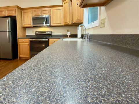 Tiny photo for 708 Oak Tree Lane, Belpre, OH 45714 (MLS # 5188056)