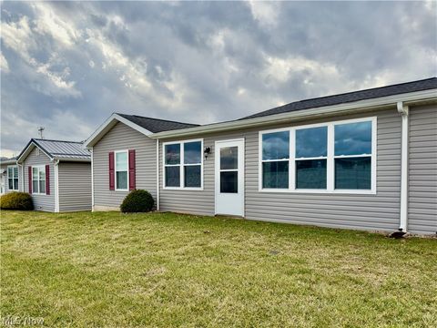 Tiny photo for 708 Oak Tree Lane, Belpre, OH 45714 (MLS # 5188056)
