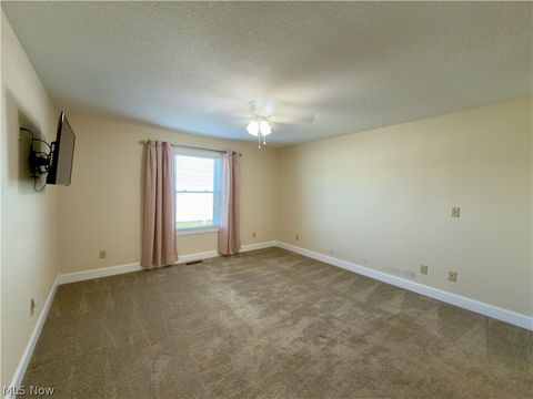 Tiny photo for 708 Oak Tree Lane, Belpre, OH 45714 (MLS # 5188056)