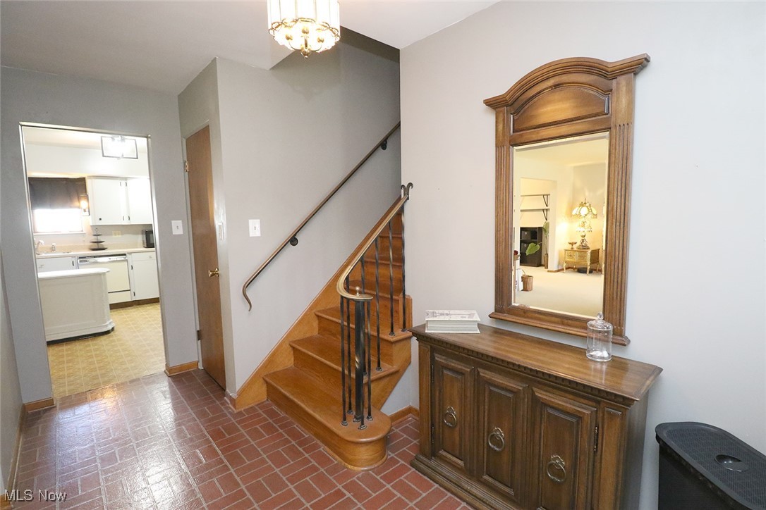 2041 Eve Drive, Steubenville, Ohio image 2