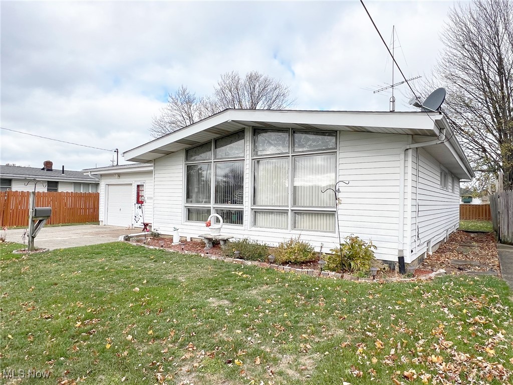 1118 W 38th Street, Lorain, Ohio image 3