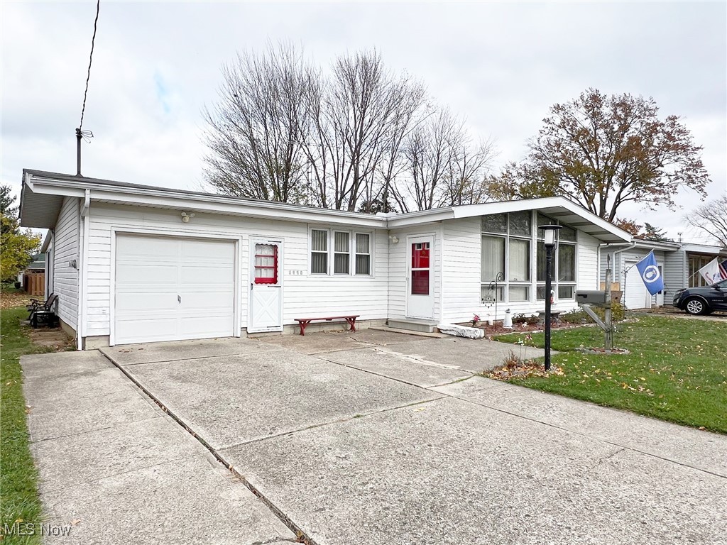 1118 W 38th Street, Lorain, Ohio image 2