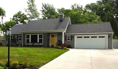 Single Family Residence in Avon Lake OH 113 Harvey Pkwy.jpg