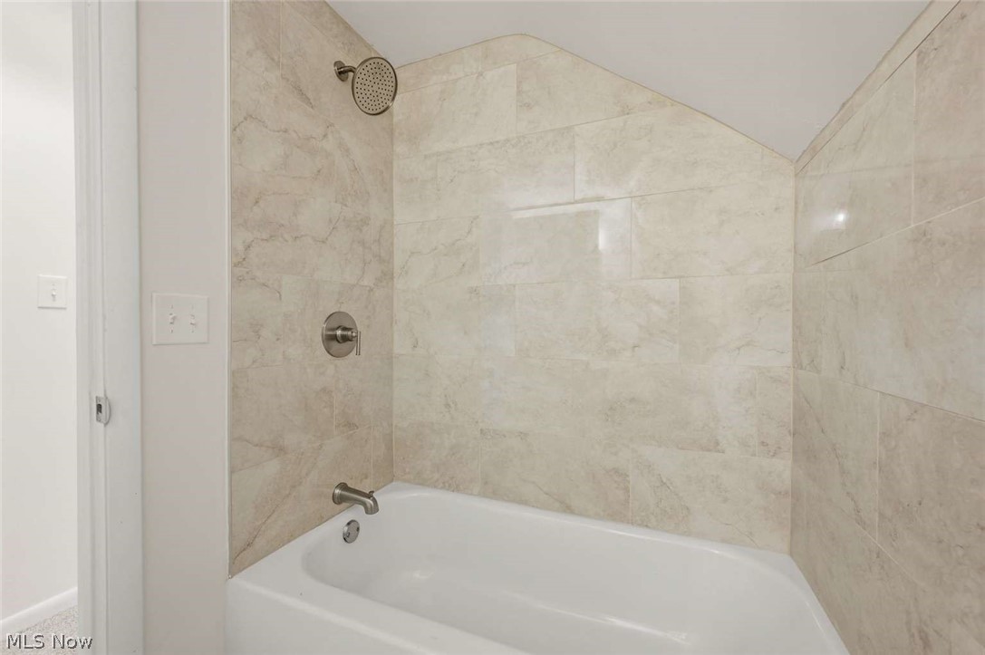 Lyndhurst Mdws Sub #3 - Residential