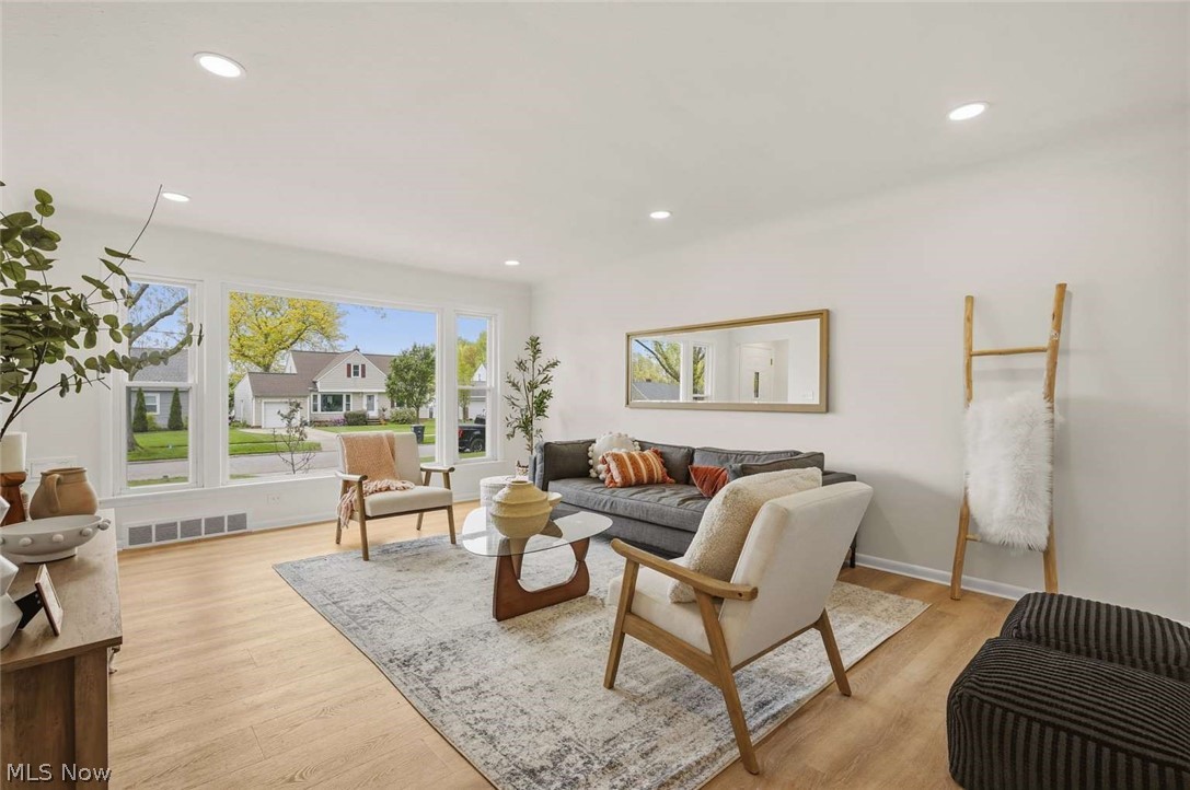 Lyndhurst Mdws Sub #3 - Residential