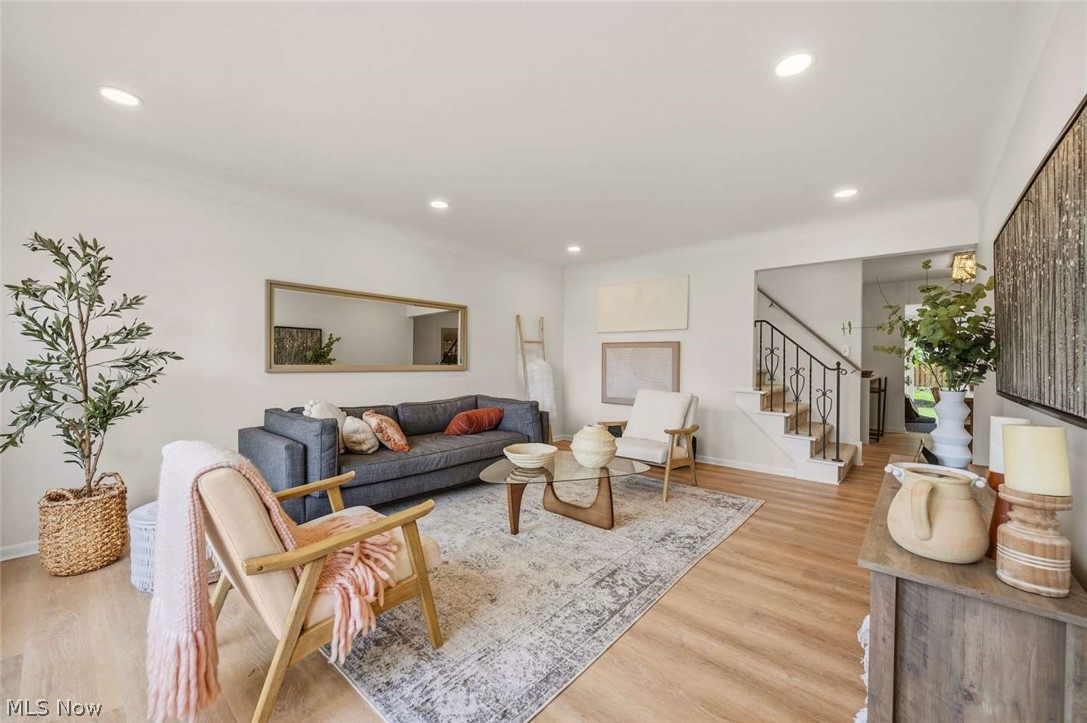 Lyndhurst Mdws Sub #3 - Residential