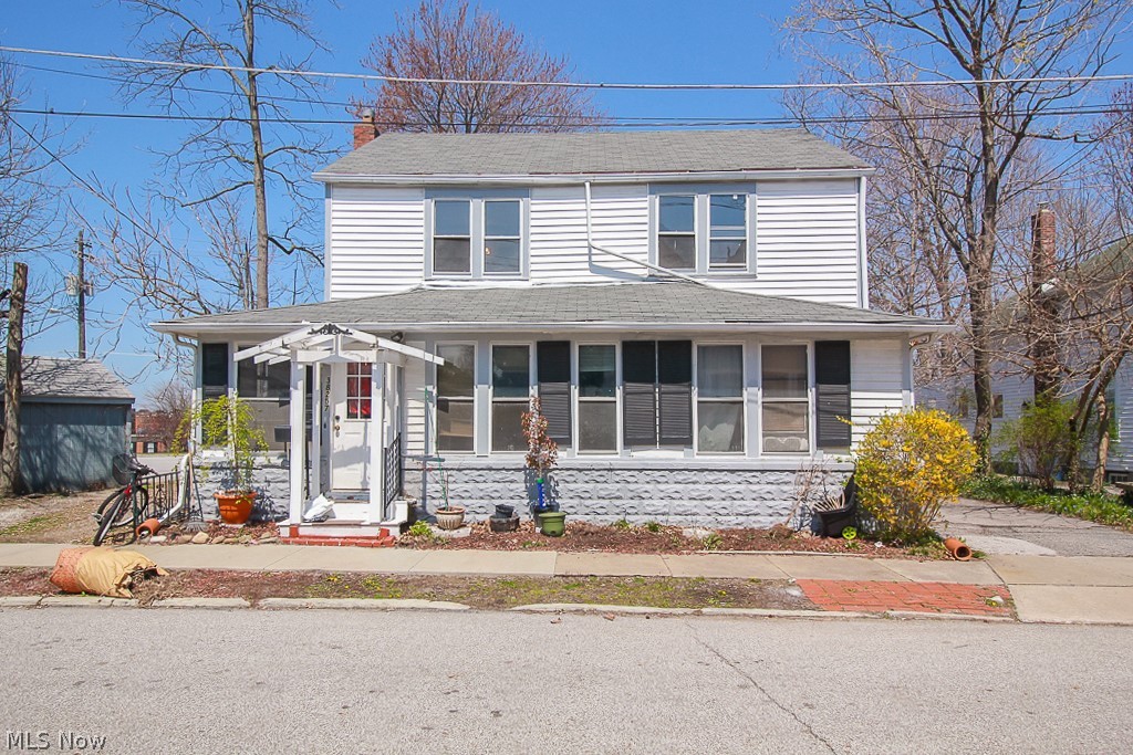 38257 Prospect Street #2/UP, Willoughby - Cozy 2 Bed 1 Bath Upstairs Unit!
$850 Rent / $850 Deposit
$25 application fee per adult
PETS OK - 1 to 2 pets under 15 lbs with approved PetScreening.
NO CMHA / NO SMOKING
One-time $49 non-refundable set-up fee paid at lease signing.
All applicants are required to fill out a PetScreening application, found on our website directly on the application before being processed. Even if you have NO pets, this application must be filled out. One time, non-refundable pet fee of $200-300 per animal applies to all pets and must be paid prior to or when you pay your first month rent. (No fee for qualified assistance animals).
This cozy, two-bedroom upstairs unit in a multi-family home offers the convenience of being near the downtown area without all the noise! Beautiful hardwood floors extend throughout the living spaces, and the eat-in kitchen offers linoleum tile and a stove and refrigerator for residents' use. The bathroom features a tub/s