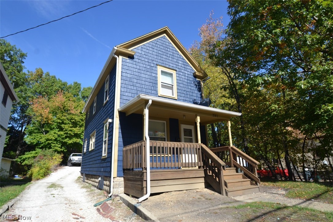 Great opportunity to own near University of Akron!