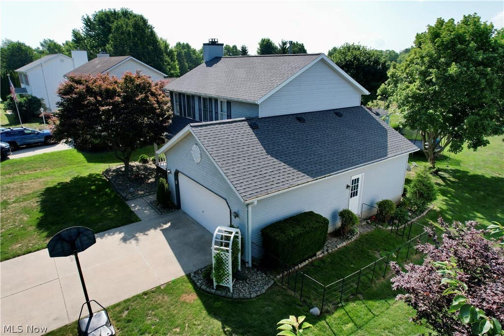 Photo of 971 Fieldstone Drive, Kent, OH 44240 (MLS # 5223154)