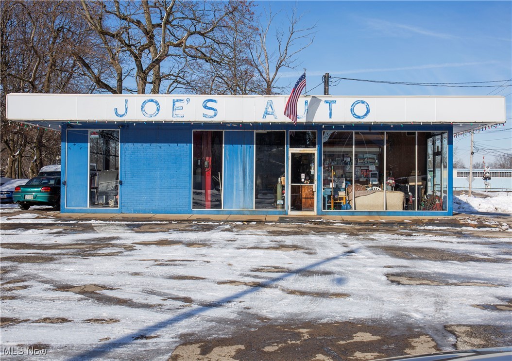 201 W Main Street