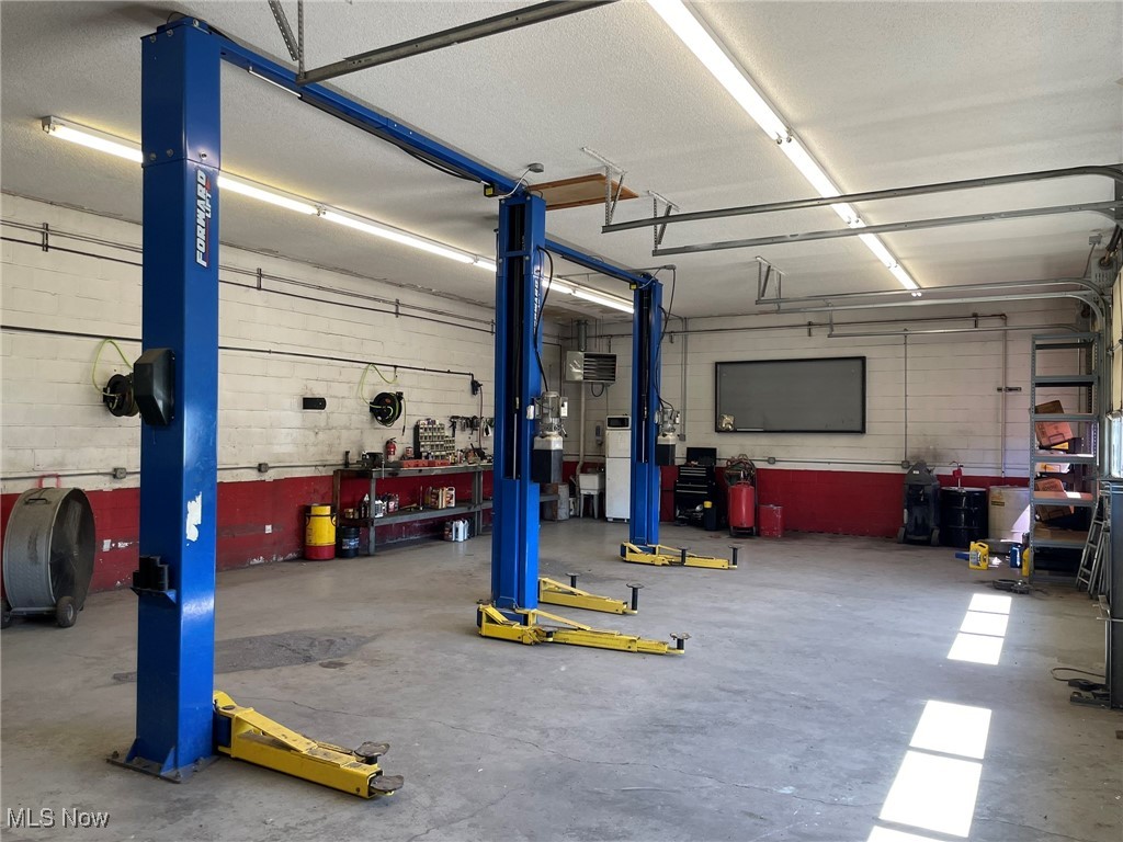 Parkersburg, West Virginia 26101, United States, ,Commercial,Active,44013