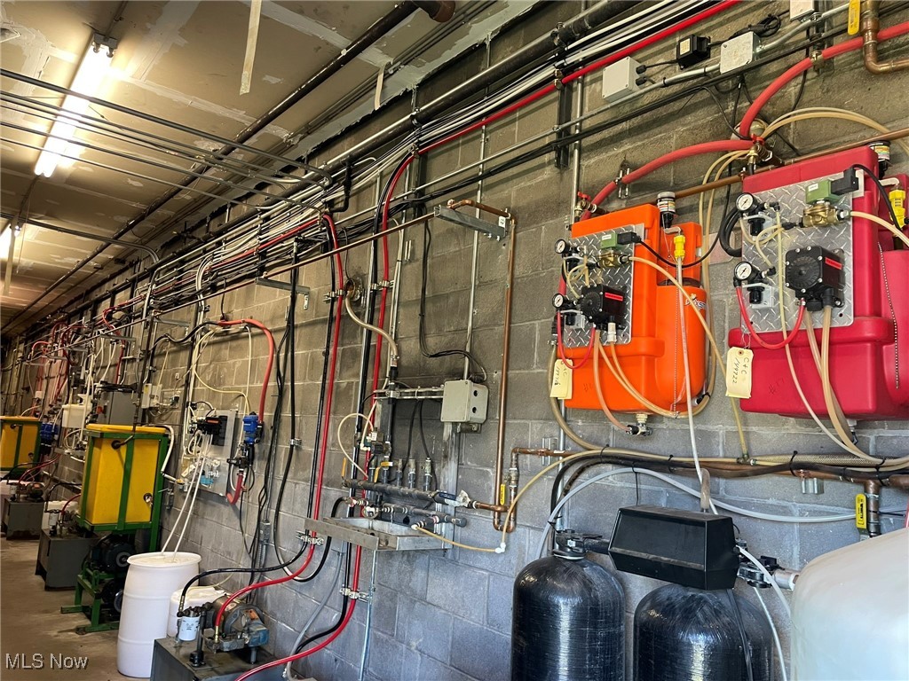 Parkersburg, West Virginia 26101, United States, ,Commercial,Active,44013