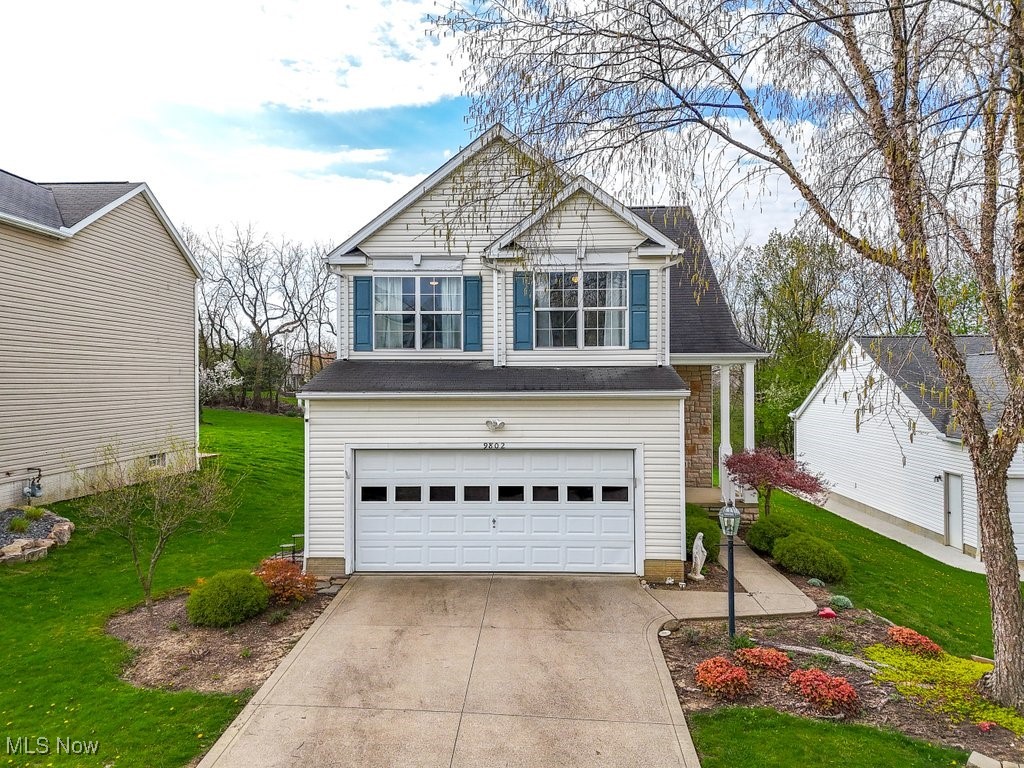 9802 Emerald Brook Circle, Canal Fulton, Ohio image 1