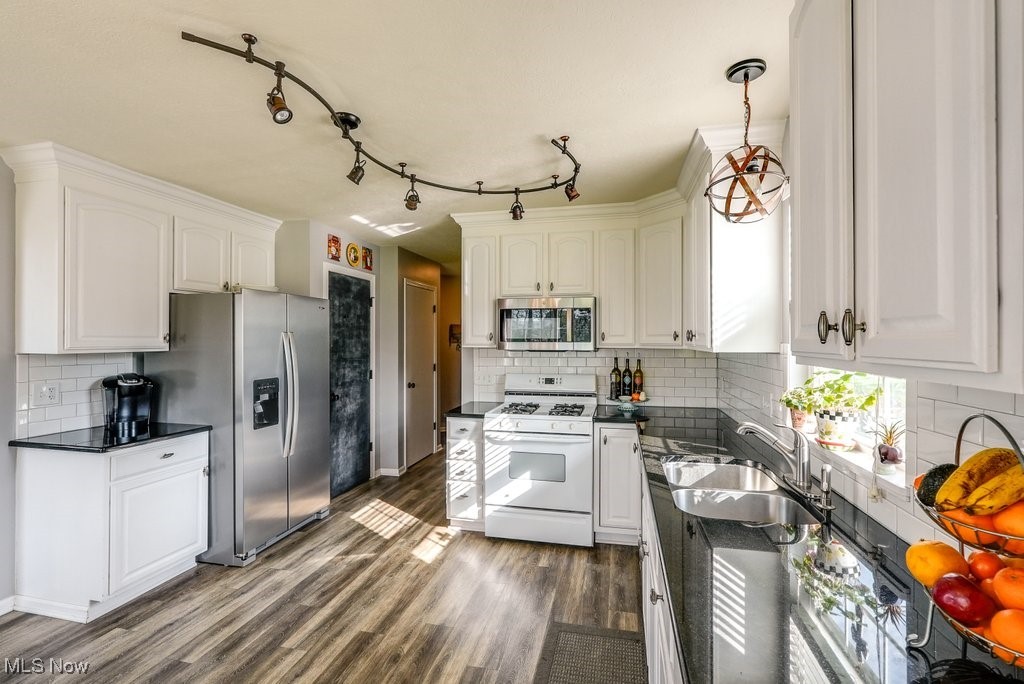 9802 Emerald Brook Circle, Canal Fulton, Ohio image 18