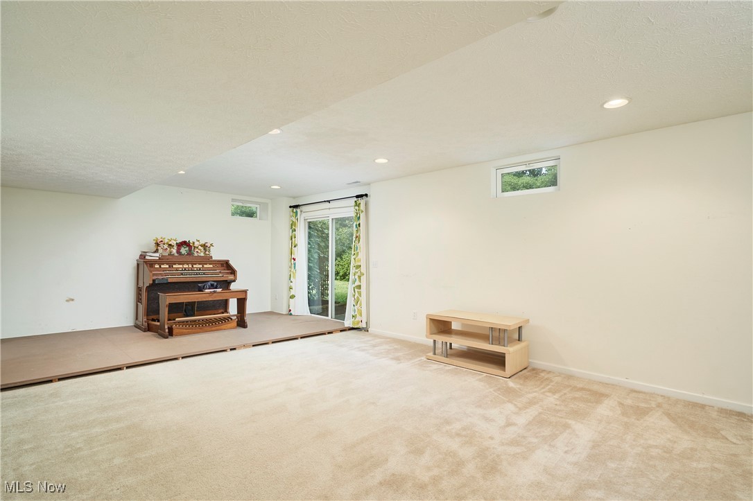 Copley, Ohio 44321, United States, 4 Bedrooms Bedrooms, ,4 BathroomsBathrooms,Residential,Contingent,192351