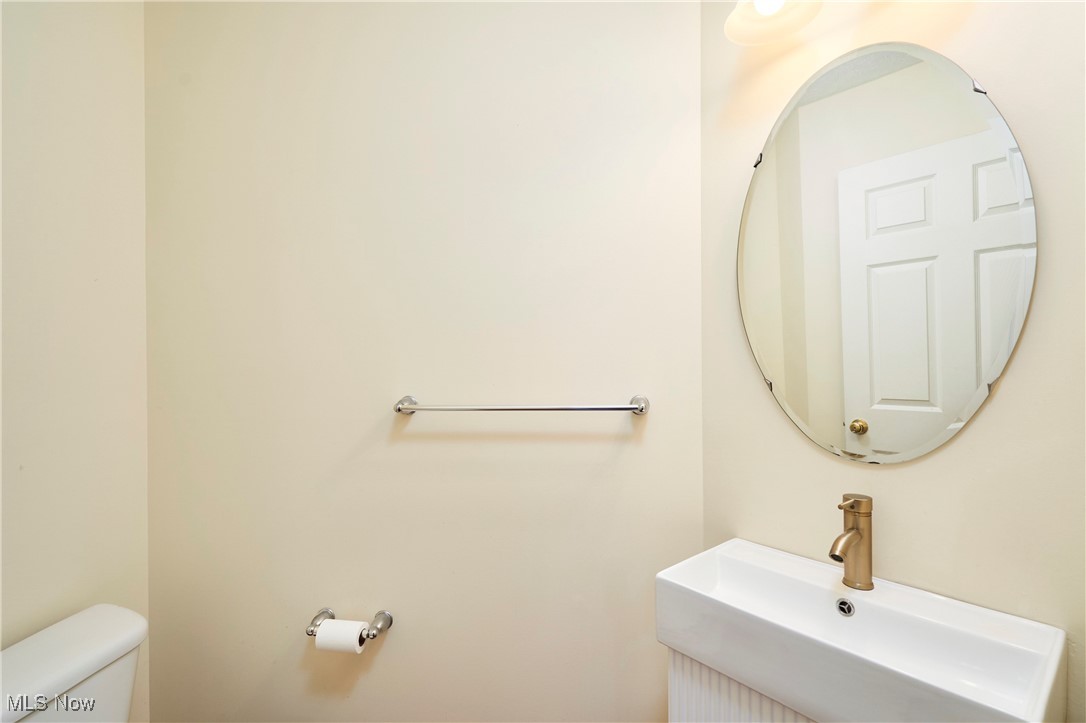 Copley, Ohio 44321, United States, 4 Bedrooms Bedrooms, ,4 BathroomsBathrooms,Residential,Contingent,192351