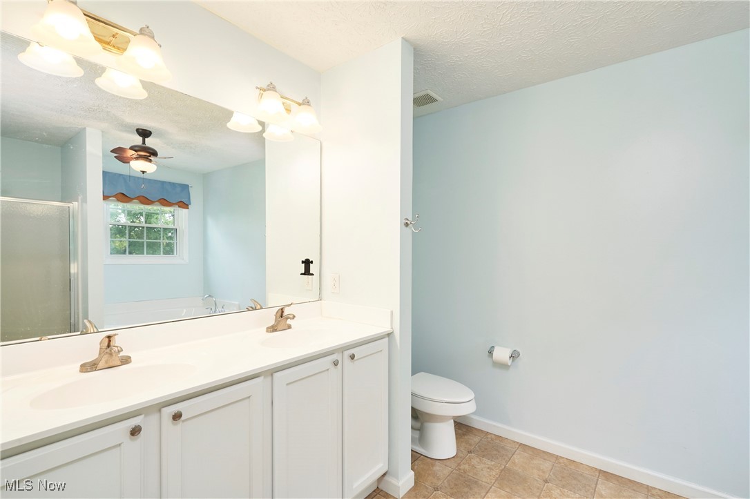 Copley, Ohio 44321, United States, 4 Bedrooms Bedrooms, ,4 BathroomsBathrooms,Residential,Contingent,192351