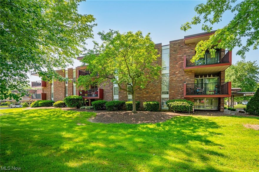 STUNNING describes this 2-bedroom Ground floor condo located in the Howland School District. Huge living area with open concept and an updated kitchen with plenty of counterspace and cabinets. Appliances are included. 2 spacious bedrooms and an updated bathroom all on one floor! A private concrete patio area is perfect for relaxing summer fun! This great development has a beautiful, heated in-ground swimming pool for residents’ enjoyment! Forget the yard work and focus on fun! Condo fee includes all of this plus heat, basic cable, water, trash, and more! Make an appointment to see this great unit as inventory is low! There is a 1 year home warranty provided by the seller for a worry free purchase!