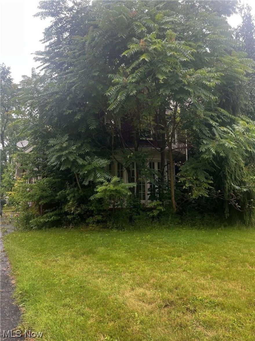 A renovator's dream!!!!
Come see this stately historic home situated across the street from Crandall Park,a well-kept area with beautiful greenery known for its majestic mini mansions situated alongside the beautiful park.  
The  home has only known 3 owners, The Rosenbaum family who passed it to their daughter and the Toliver family, who began the renovations of
the centennial home. Currently the home is in  need of repairs but the equity potential is abundant, in this 5-bedroom, 3 full bath and 2 half bath home.