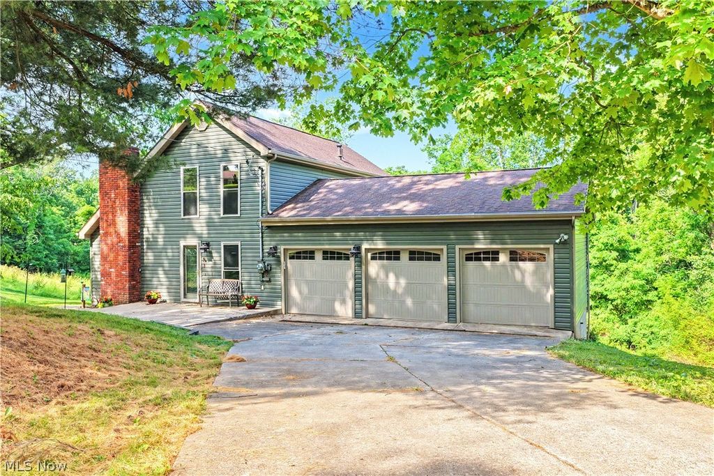 Photo of 168 Woodland Acres Road, Marietta, OH 45750 (MLS # 5218830)