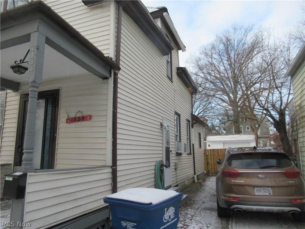 Photo of 1530 Winchester Avenue, Lakewood, OH 44107 (MLS # 5199024)