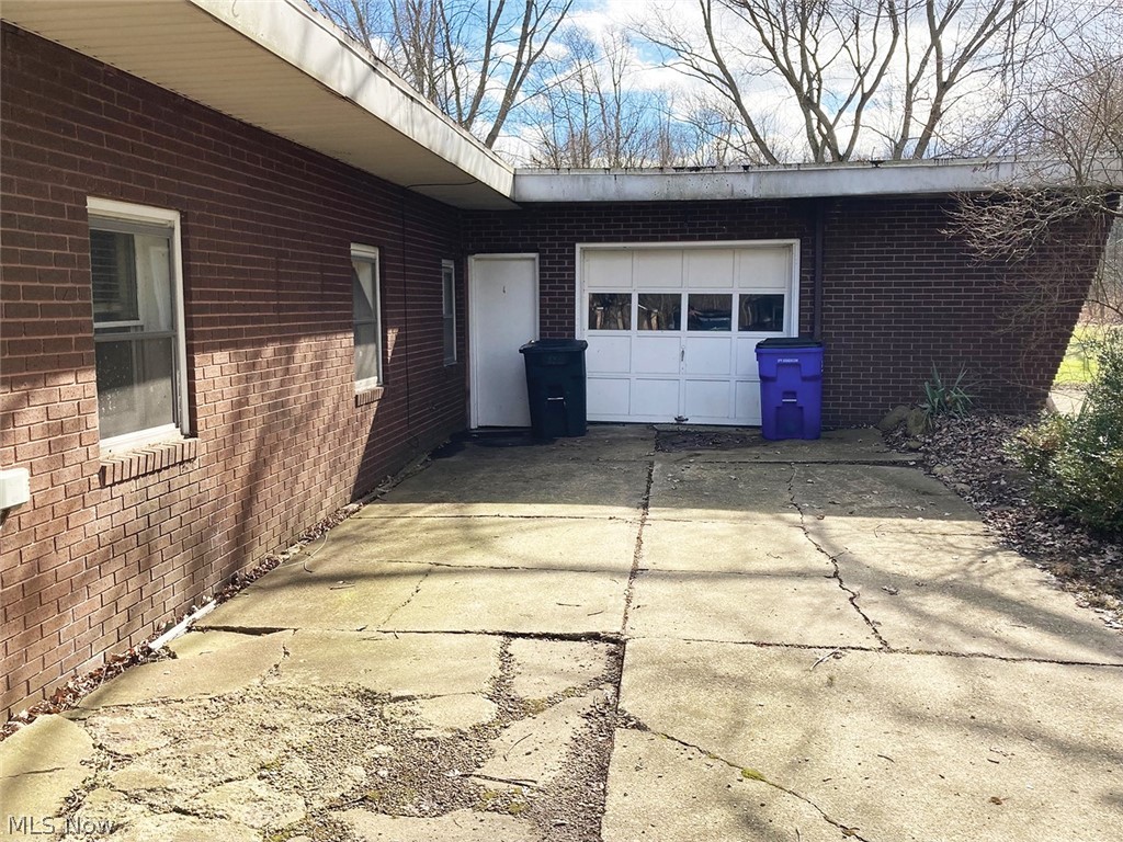 Brimfield Estate - Commercial Sale