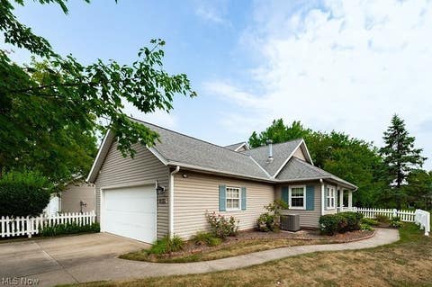 Condo For Sale - 1310 Buckboard Lane<br/> Broadview Heights, OH 44147