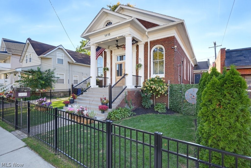 1416 W 57th Street