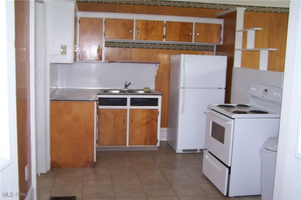 Photo of 15962 Pierce Street #B, Middlefield, OH 44062 (MLS # 5181339)