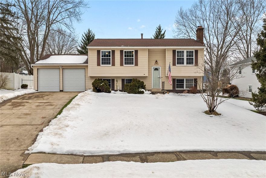 Welcome to this well-maintained 3-bedroom, 2 full bath bi-level in Stow’s Crestwood Estates, offering space, flexibility, and a backyard made for everyday living. With 1,628 square feet, this home provides plenty of room to spread-out with comfortable gathering spaces both upstairs and down.
The main level provides a bright layout with three bedrooms and full bath access. The finished lower level expands your living space with a spacious recreation room, additional full bathroom, plus a workshop or office area, — ideal for hobbies, remote work, or creating a second living zone. Convenient 2 car garage, and the 83 x 150 fenced backyard offers room for pets, play, and outdoor entertaining. Located near shopping, dining, schools, and major expressways, this home also puts you close to Silver Springs Park and the Summit County MetroParks Bike & Hike Trail — perfect for enjoying everything Stow has to offer.
If you’ve been searching for an affordable Stow home with extra living space and a private yard, this one is ready to welcome you home.