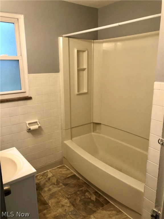 Knickerbocker Land Cos Erie S - Residential Lease