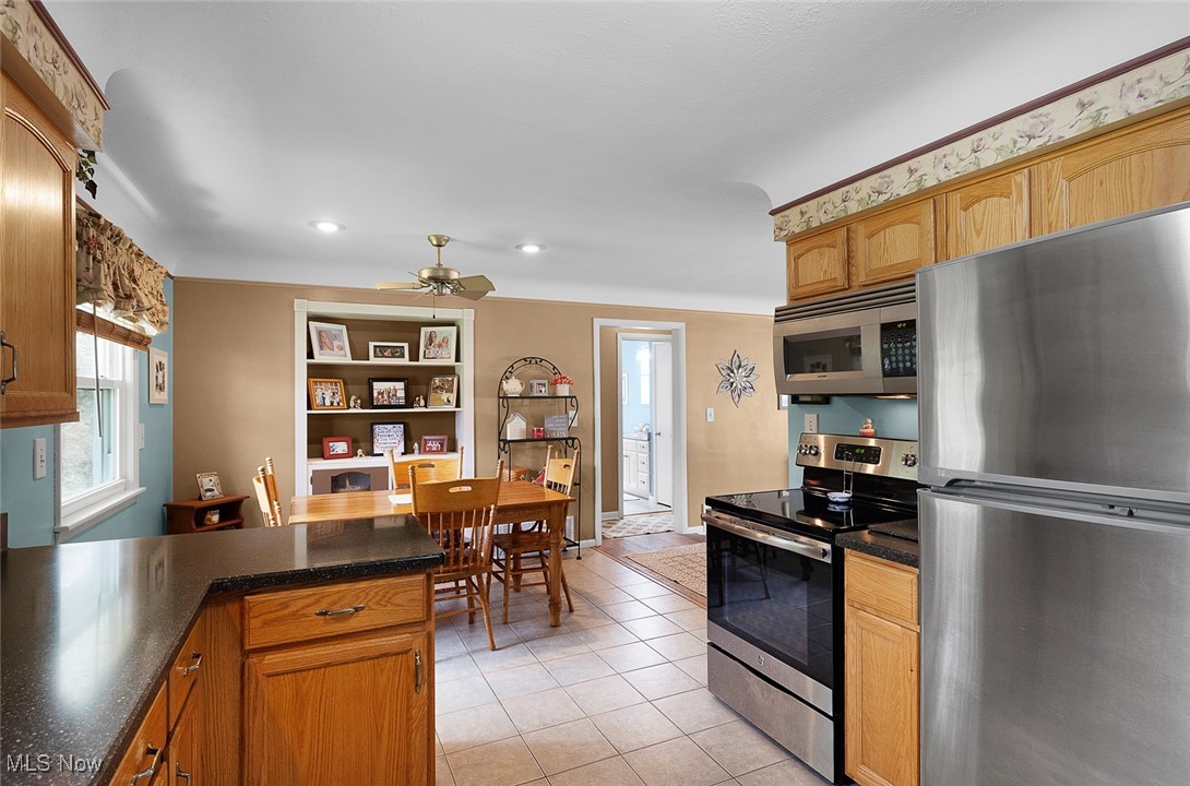 17027 W 130th Street, North Royalton, Ohio image 12