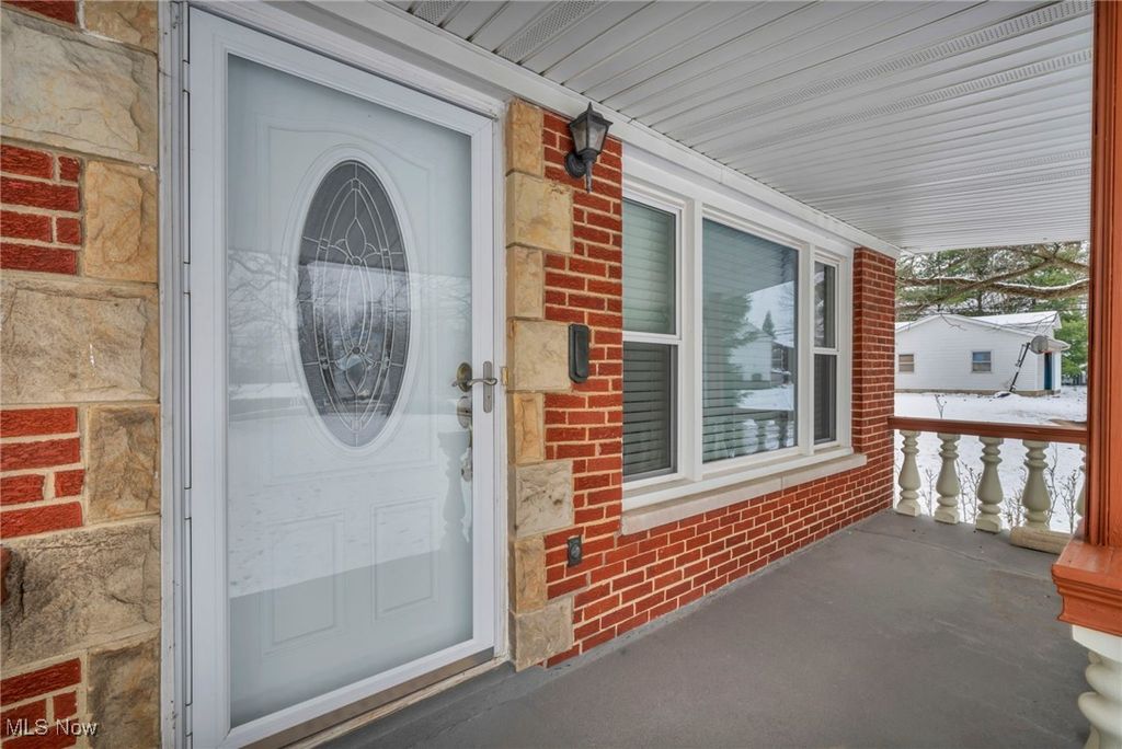 Photo of 12976 W Pleasant Valley Road, Parma, OH 44130 (MLS # 5176312)