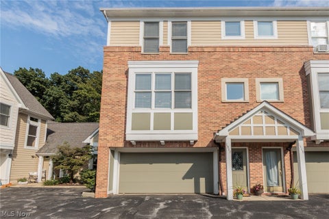 Condo For Sale - 1517 Huntington Lane #1517<br/> Cleveland Heights, OH 44118