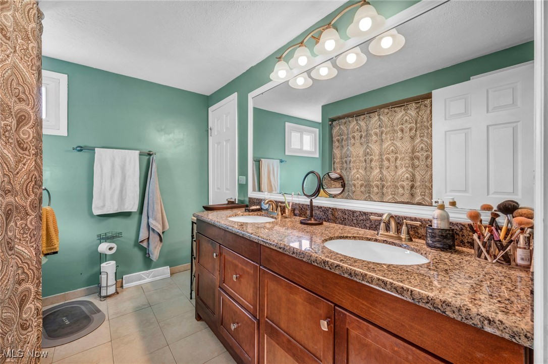 20280 Applewood Lane, Strongsville, Ohio image 24
