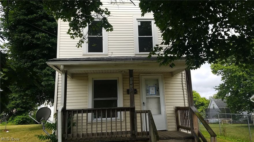 Its ready for you, do not pay rent when you can own a home. In this 2 story, 3 bedroom, 1 bath colonial with a spacious living room to have all your family and friends in.