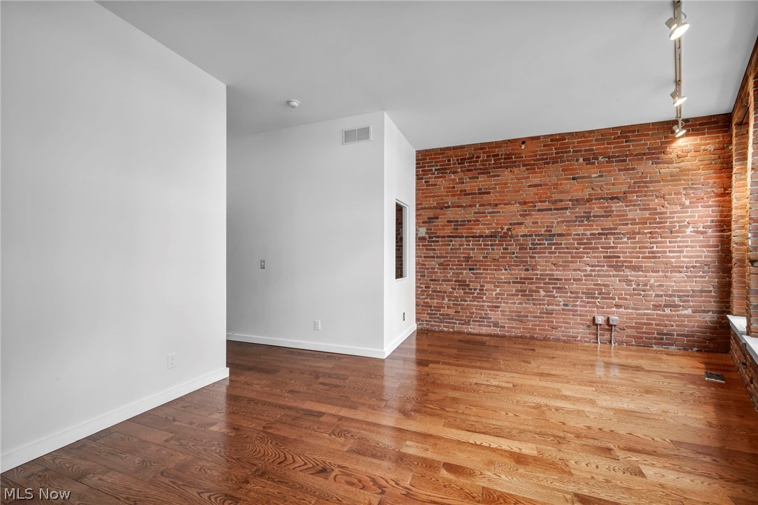 Joshua E Hall Condo - Residential