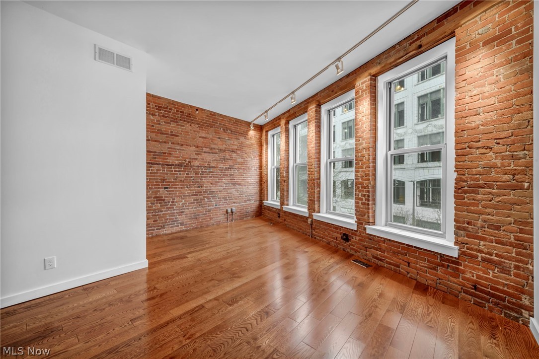 Joshua E Hall Condo - Residential