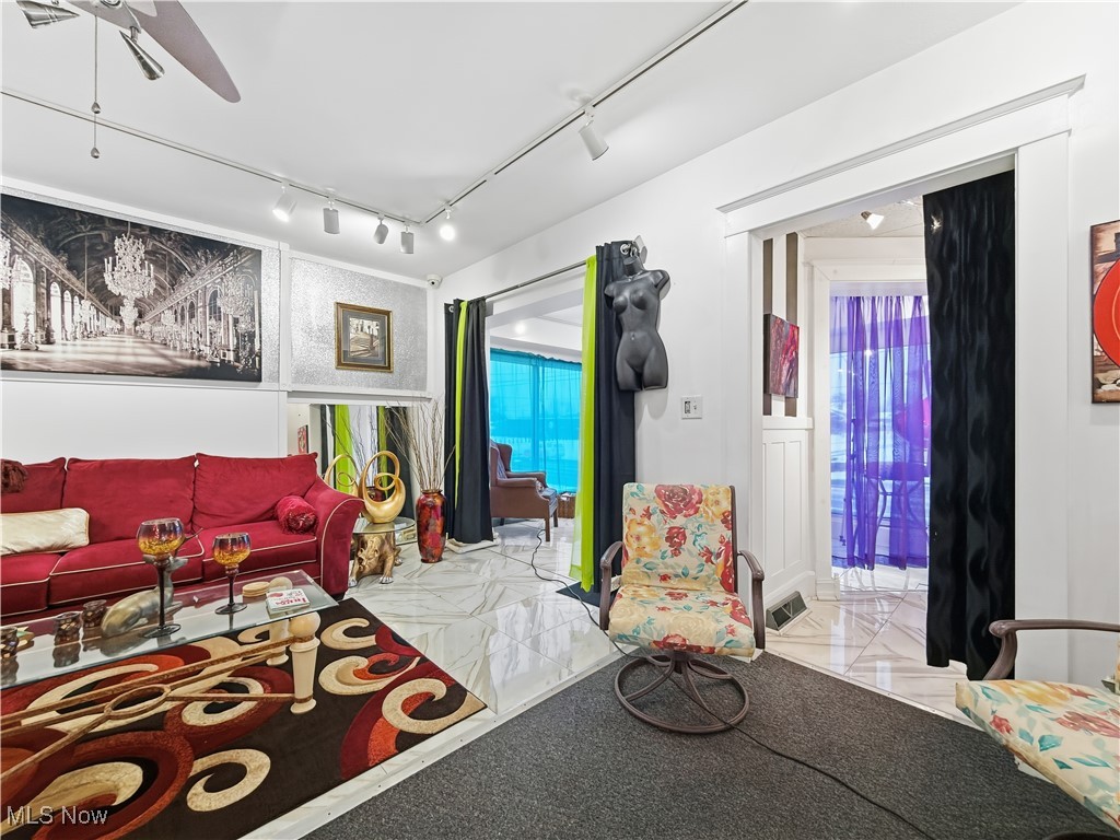 Golf Gardens - Residential