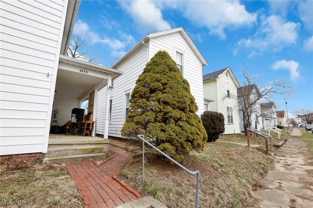 1227 E Chestnut Street, Lancaster, Ohio image 4