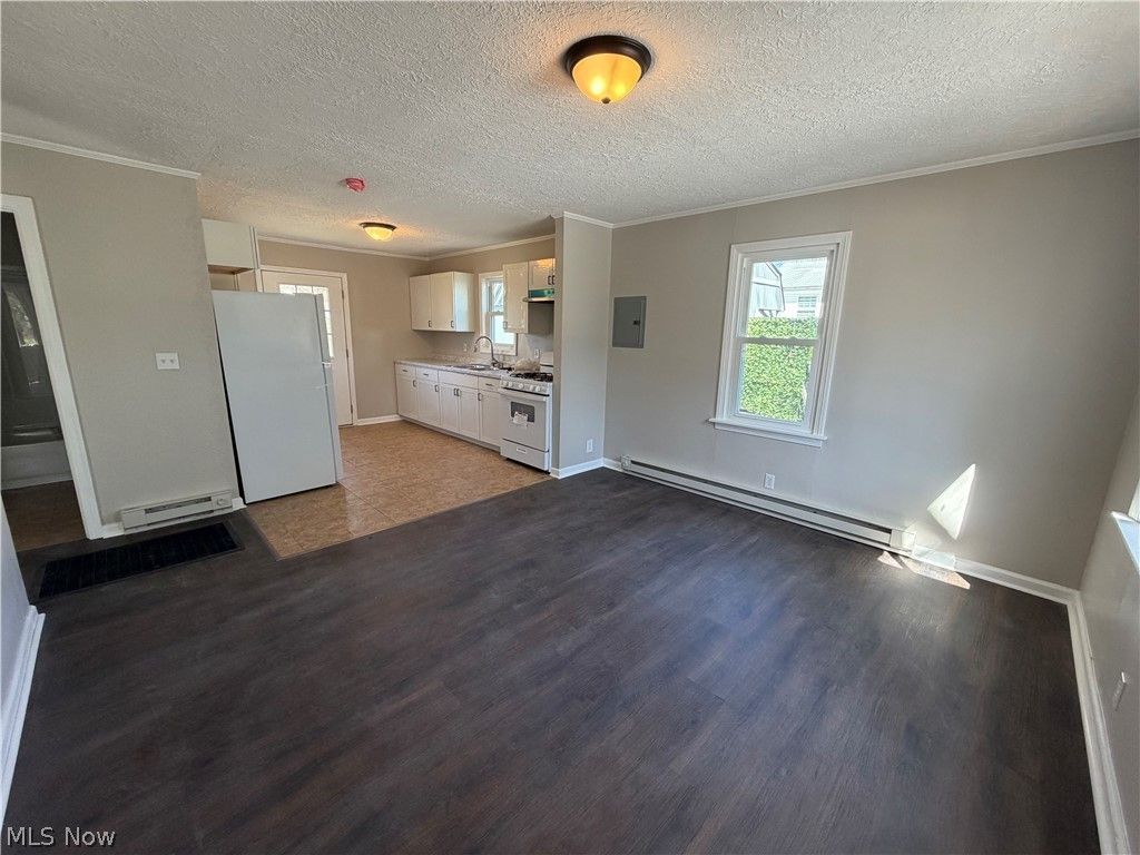 Photo of 510 Sherman Ave, Niles, OH 44446 (MLS # 5197413)