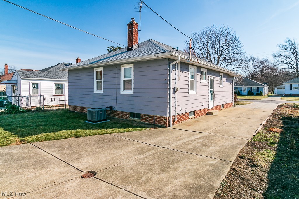 32227 Densmore Road, Willowick, Ohio image 20