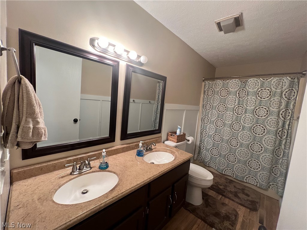 Larchmont Adn - Residential