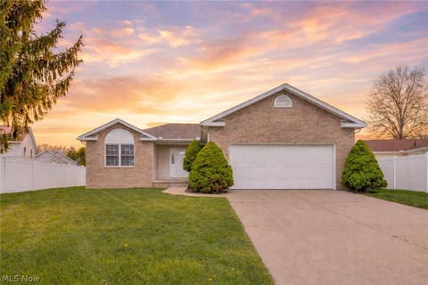 Homes For Sale - 2122 Normandy Drive<br/> Wooster, OH 44691